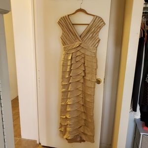 Adrianna Papell beige gown in size 4P